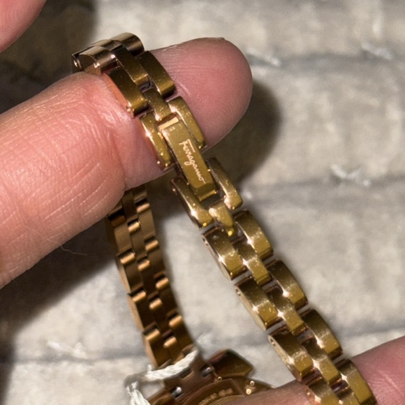 NWT Salvatore Ferragamo rose gold watch size is 8” pristine condition box n case - Picture 6 of 10